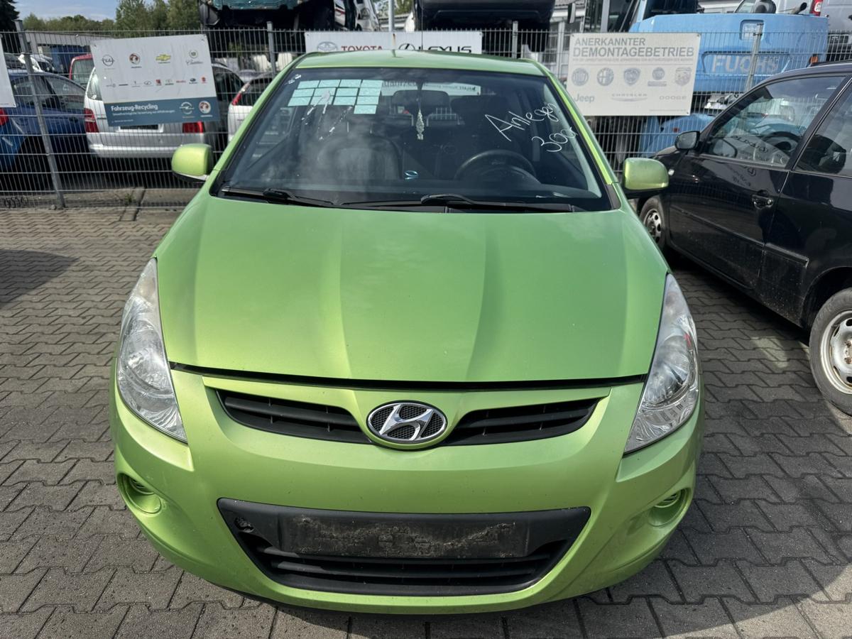 Hyundai I20 PB original Scheinwerfer vorn rechts Halogen Bj.2011